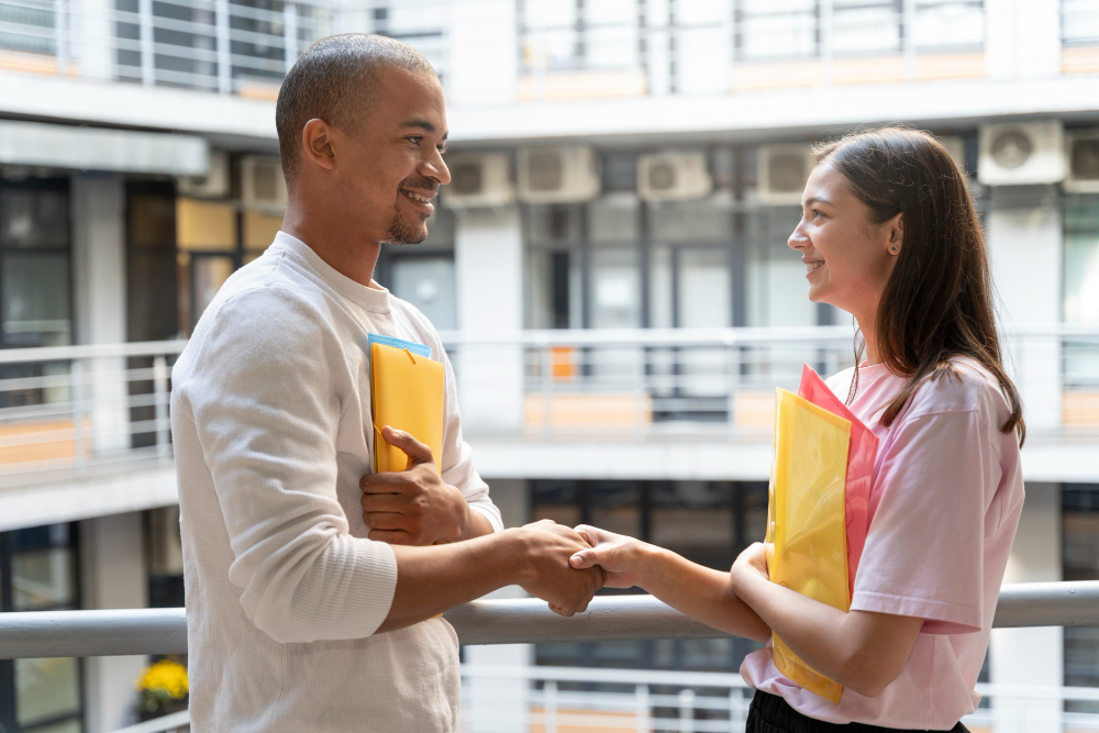 YOOL EDUCATION | Favoriser le Respect des Camarades : Un Outil de Dignité