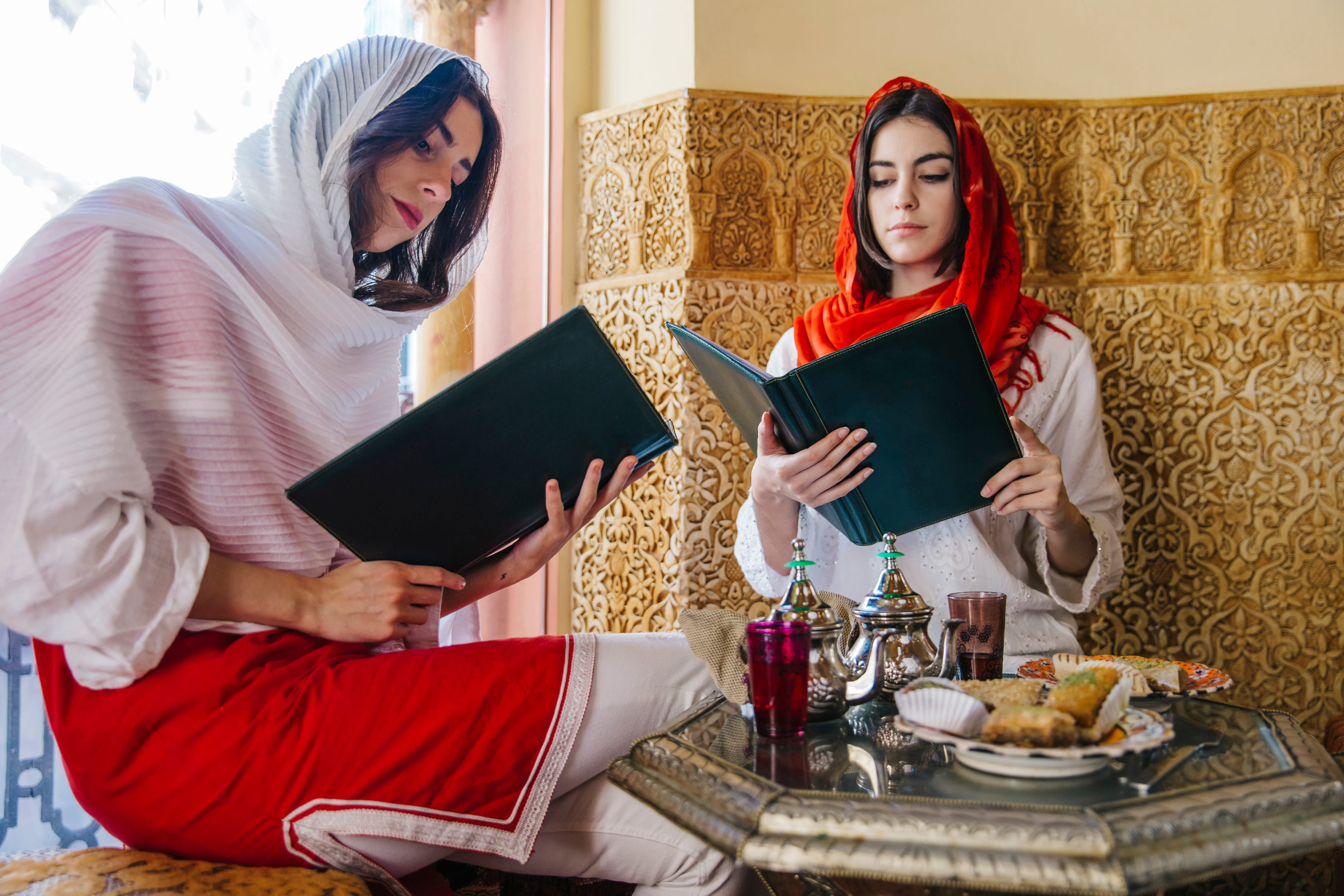 Apprendre l'Arabe Classique avec Yool : Anglais ou Français ?