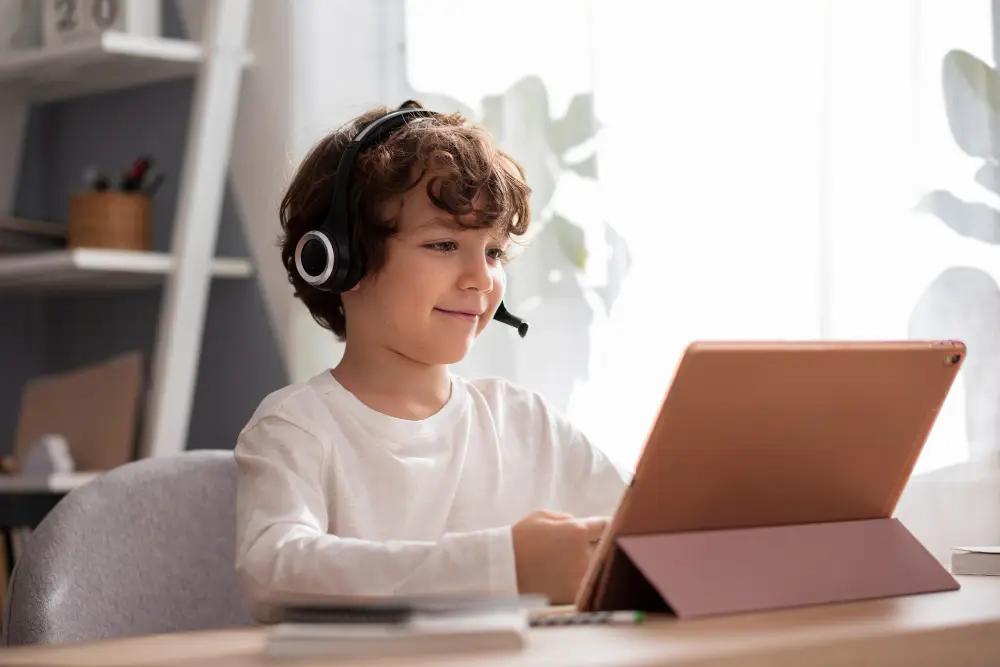 Accompagner son enfant avec l’aide aux devoirs en ligne